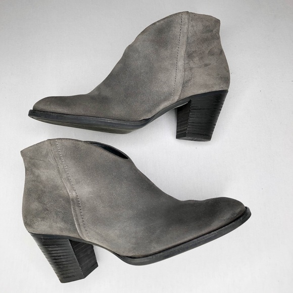 ✨HP✨Paul Green Delgado Gray Scoop Ankle Booties, 8 - Picture 2 of 8